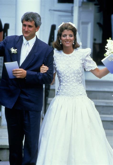 caroline kennedy wedding dress photos.